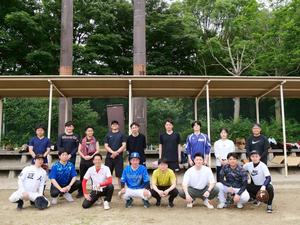 市長が加入した丸和さんのチームの記念撮影