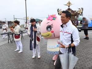 なまりんと歩く市長