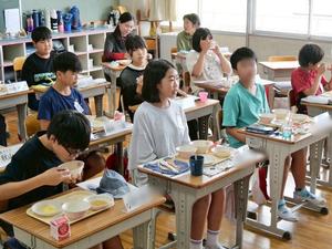 市長に意見を伝える児童