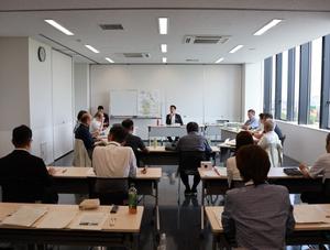 懇談会会場全体の様子