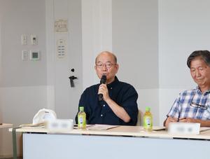 意見や提案を発言する研究員の方々