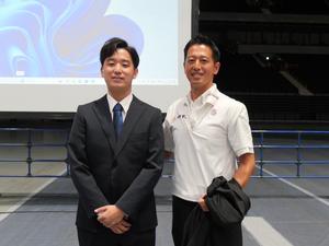 吉川市に関わってくれている学生と市長とのツーショット