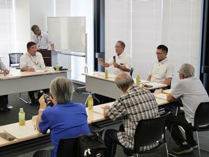 発言する菊池会長