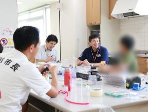 ランタン作りの様子