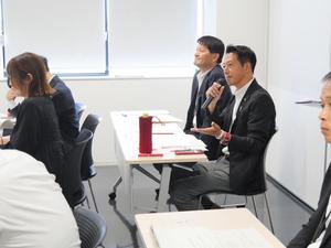 市長が講評を行う様子