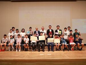 壇上での記念撮影