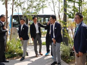 館内視察の様子