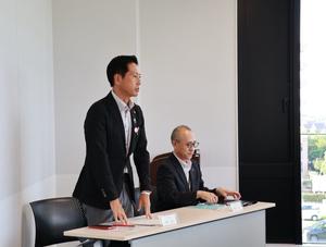 市長が話す様子