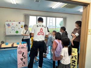 自治会の皆さんと交流する市長