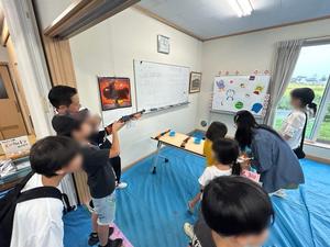 自治会の皆さんと交流する市長