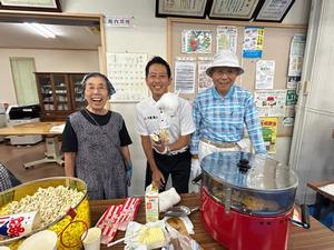 自治会の皆さんと交流する市長