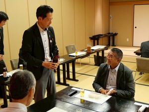 皆さんと話をする市長