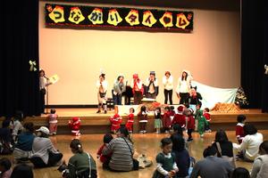 「ぐりとぐら」のミニ劇の様子