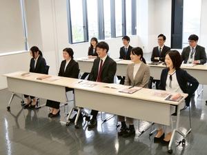 笑顔になる新規採用職員