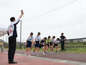 市長がスターターを務める様子
