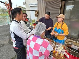 皆さんと話をする市長