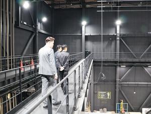 内部視察の様子