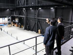 内部視察の様子