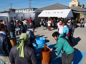 中野二区餅つき会場全体の様子