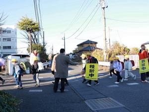 朝の校門周辺の様子