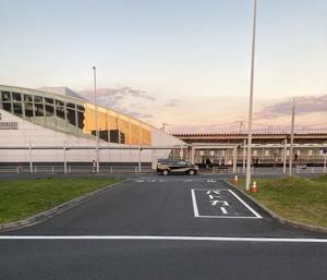 吉川美南駅の西口ロータリーの新たな路面表示