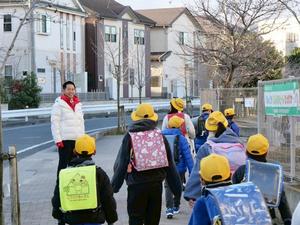 笑顔で挨拶をする市長