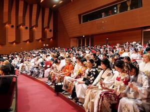 式典会場に集まった20歳の皆さん