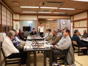 挨拶をする市長