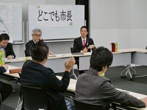 農業者の意見を聞く市長