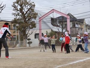 市長対年長さんのドッジボール