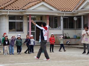 勝ってガッツポーズの市長