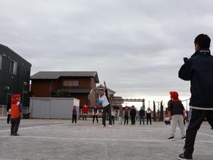 ドッジボール対決の様子