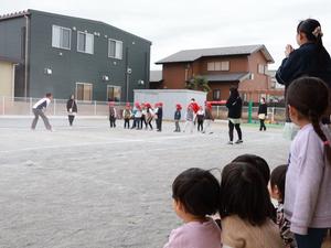 ドッジボール対決の様子