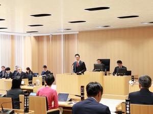 施政方針演説をする市長