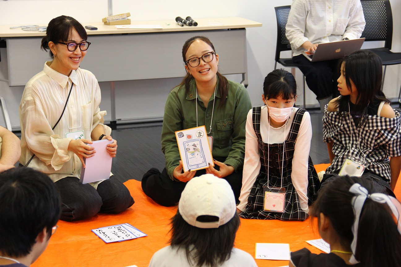 意見交換をする参加者