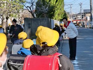 挨拶運動・栄小学校の様子