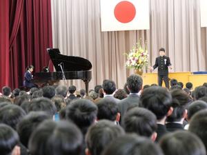 市内中学校卒業式の様子