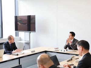 政策会議の様子