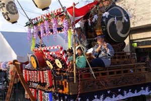 平成22年度の八坂祭り（山車）の様子