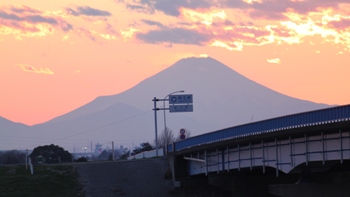玉葉橋から見える富士山