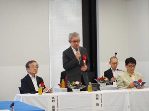 編集に携わっての所感を伝える竹林聡氏