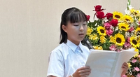 作文を朗読する加藤美詞さん