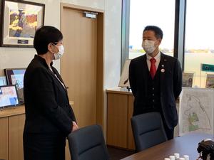 教育委員と市長の懇談の様子