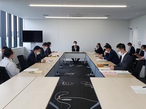 政策会議の様子