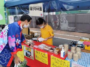 よしかわマルシェの様子