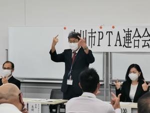 総会の様子