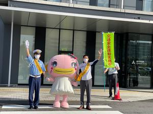 夏の交通事故防止運動街頭キャンペーンの様子