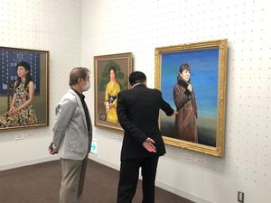 肖像展の様子