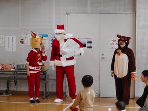 サンタさんとトナカイさんが登場した様子