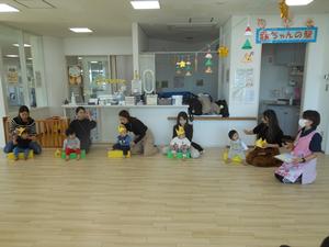 11月生まれのお友だちが並んでいる写真